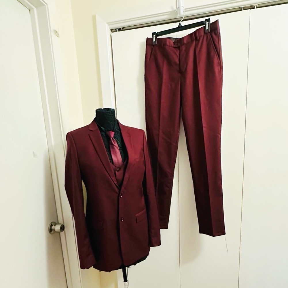 Perry Ellis Boys Burgundy 3-Piece Suit Size 20 Blazer Vest Pants Formal Wedding